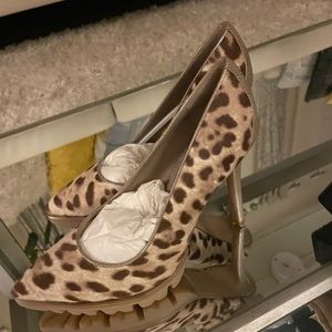 Donald J Pliner animal print cow hair heels 6